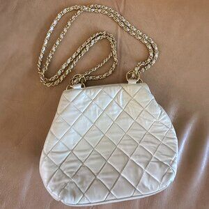 Gianni Bernini white leather shoulder bag.